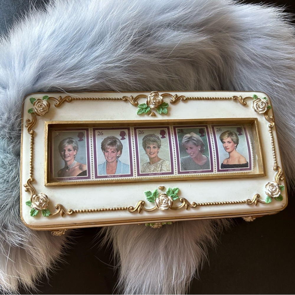 Vintage Elegant Princess Diana Music Box